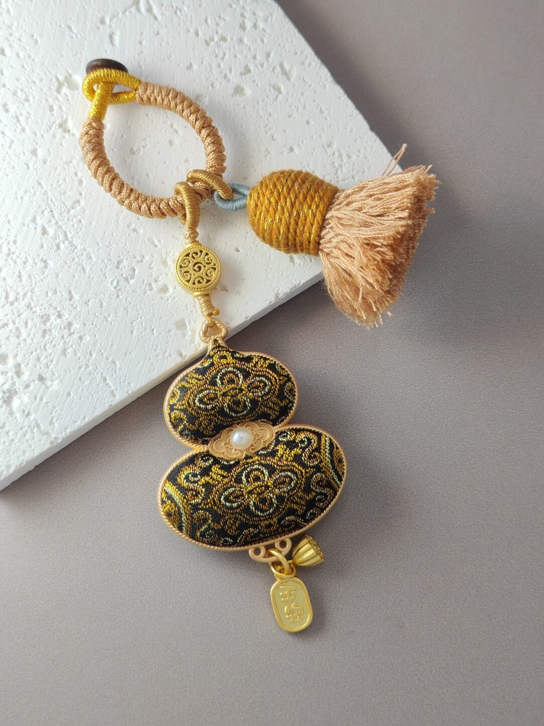 Black & Gold 'Dingsheng' Gourd