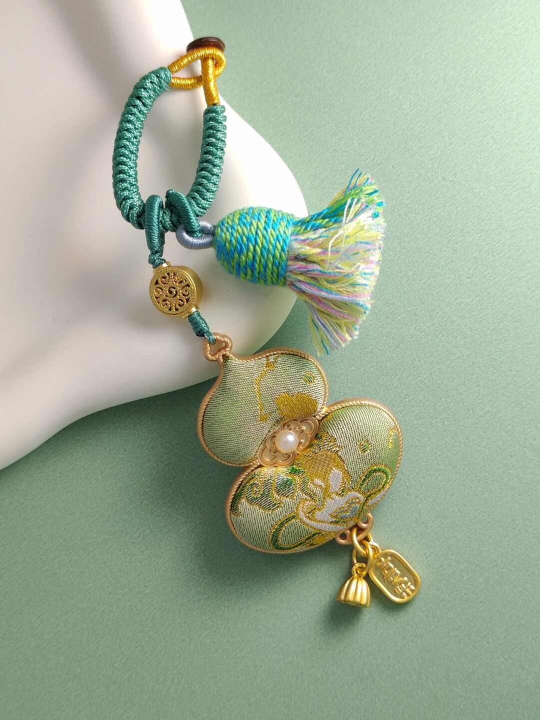 The Virgo Quatrefoil Tassel